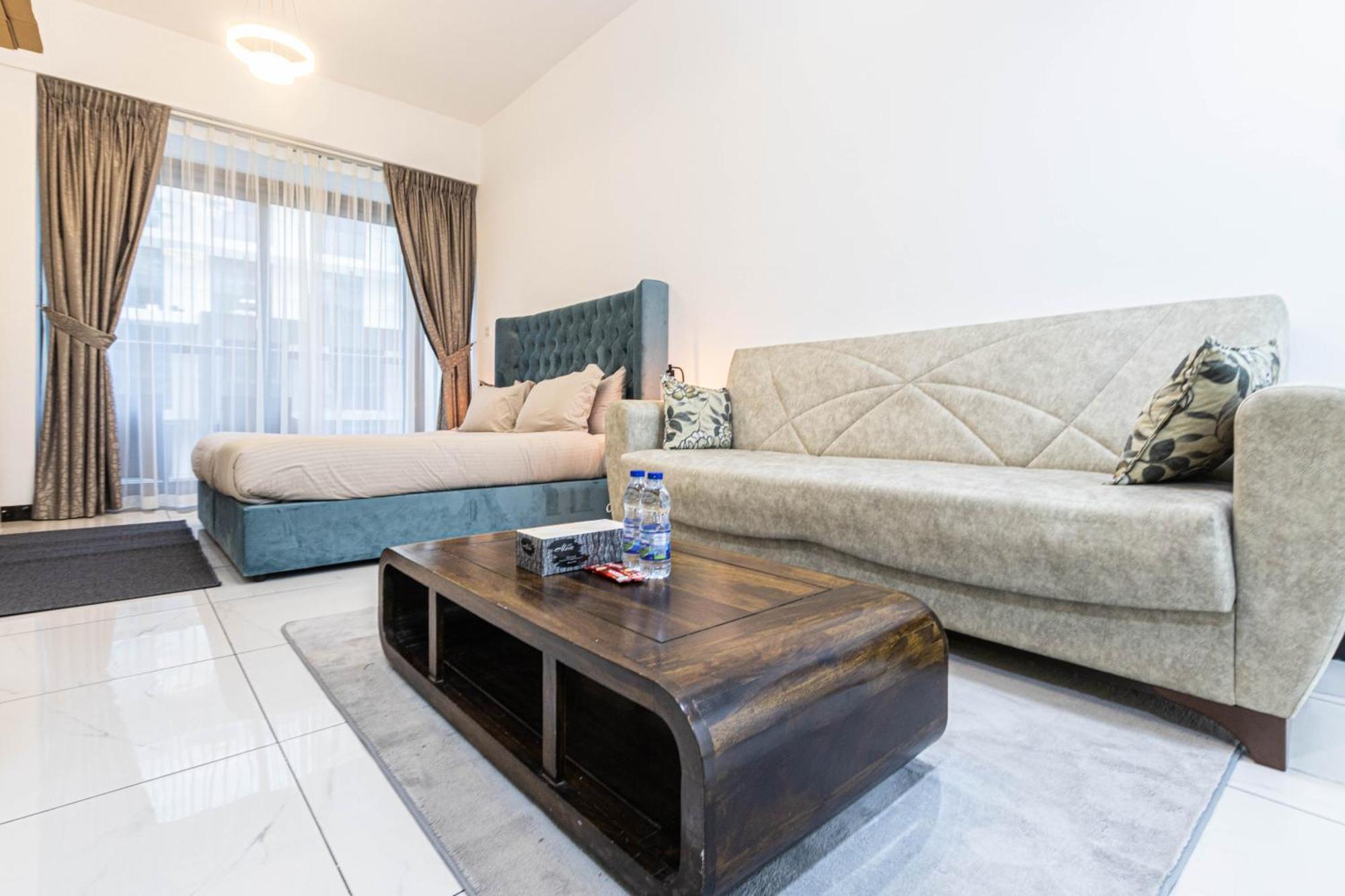 Bright Crystal Jvc Apartment